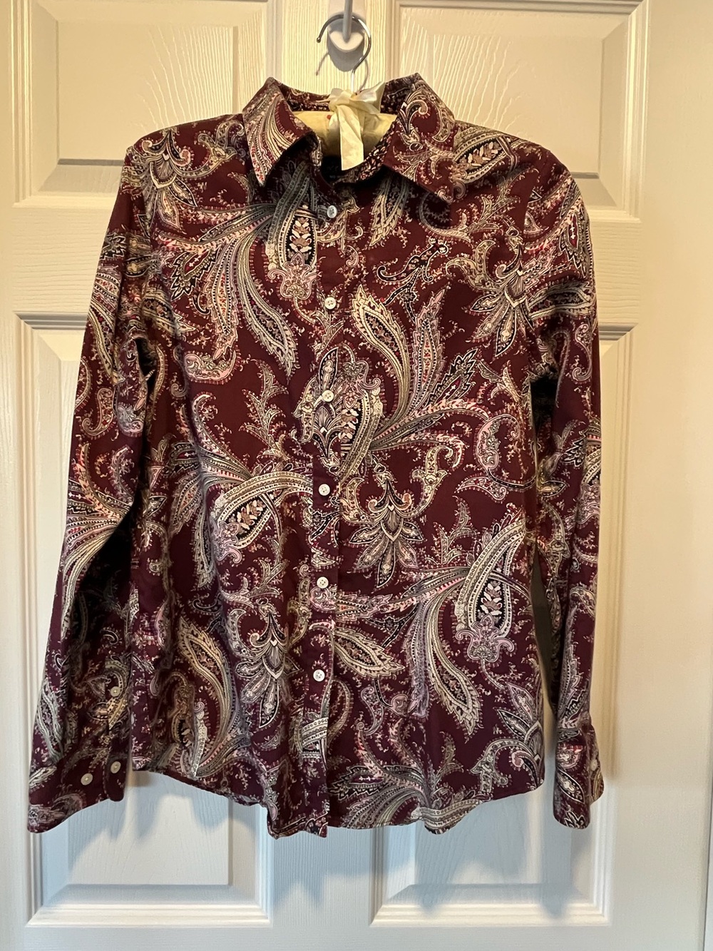 Chaps Long Sleeve Button up Blouse 
Size: Small
Main Color: Burgundy